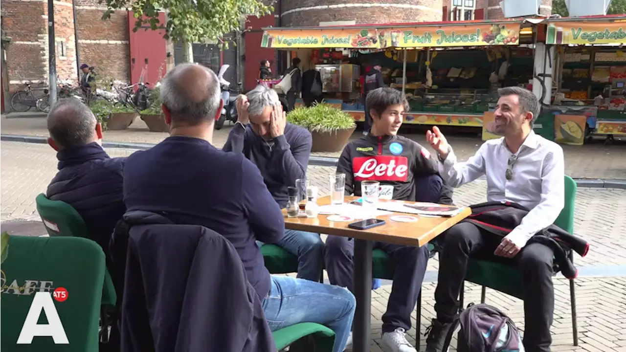 Napoli-fans verzamelen zich in de stad: 'Cruijff en Maradona kijken van boven mee'