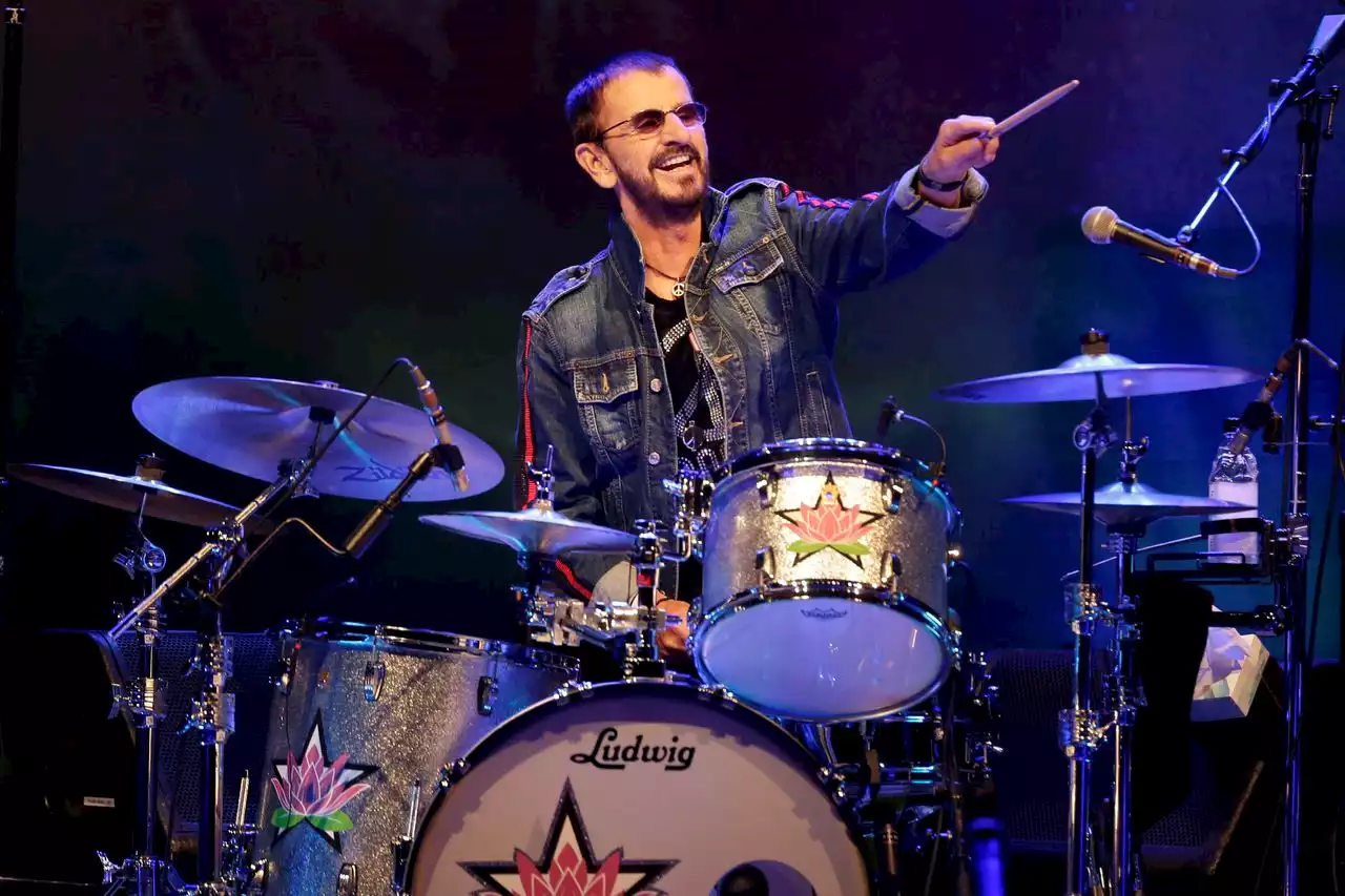 Ringo Starr contracts COVID-19, puts tour on hold