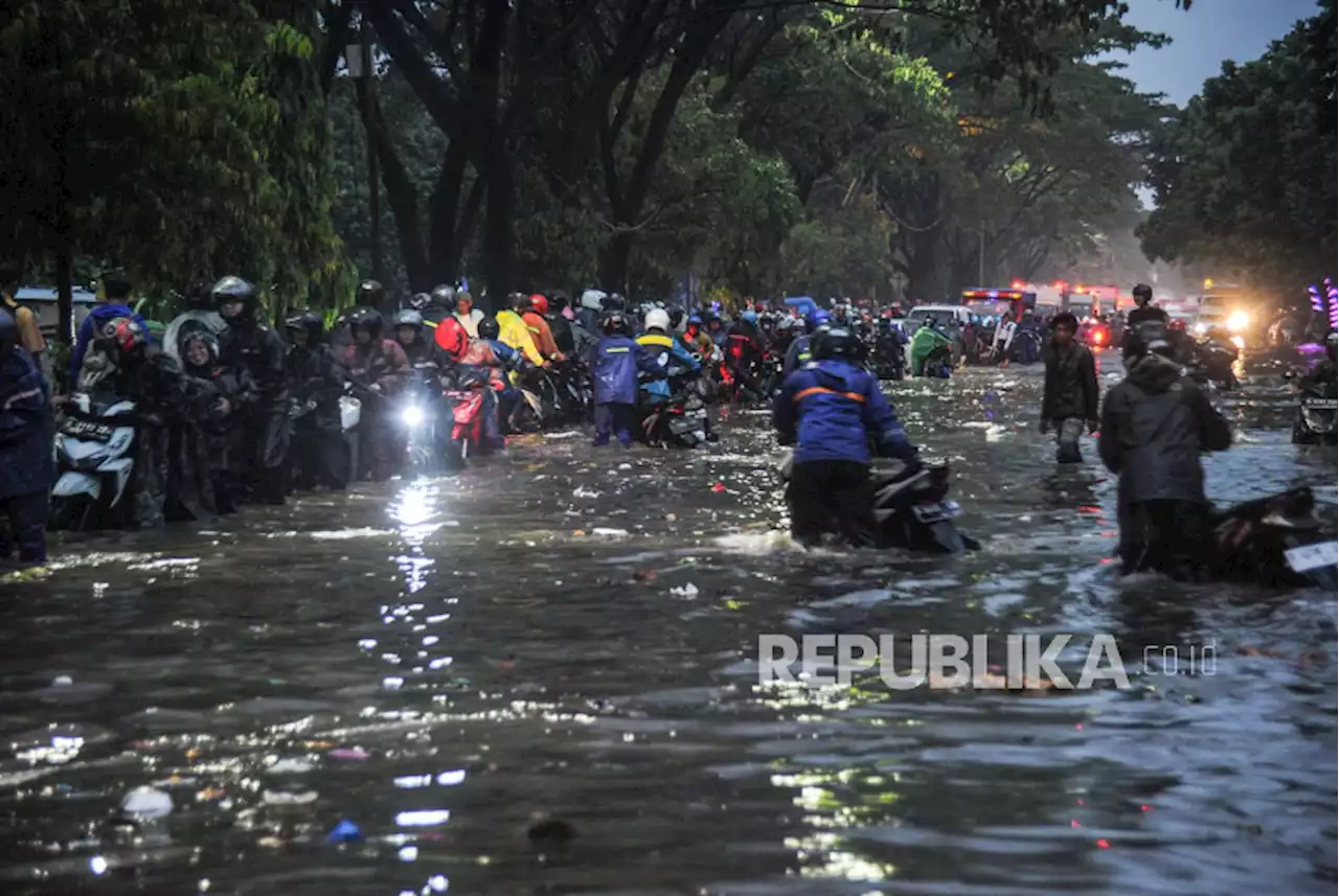 Pemkot Bandung Ungkap Penyebab Banjir di Gedebage |Republika Online