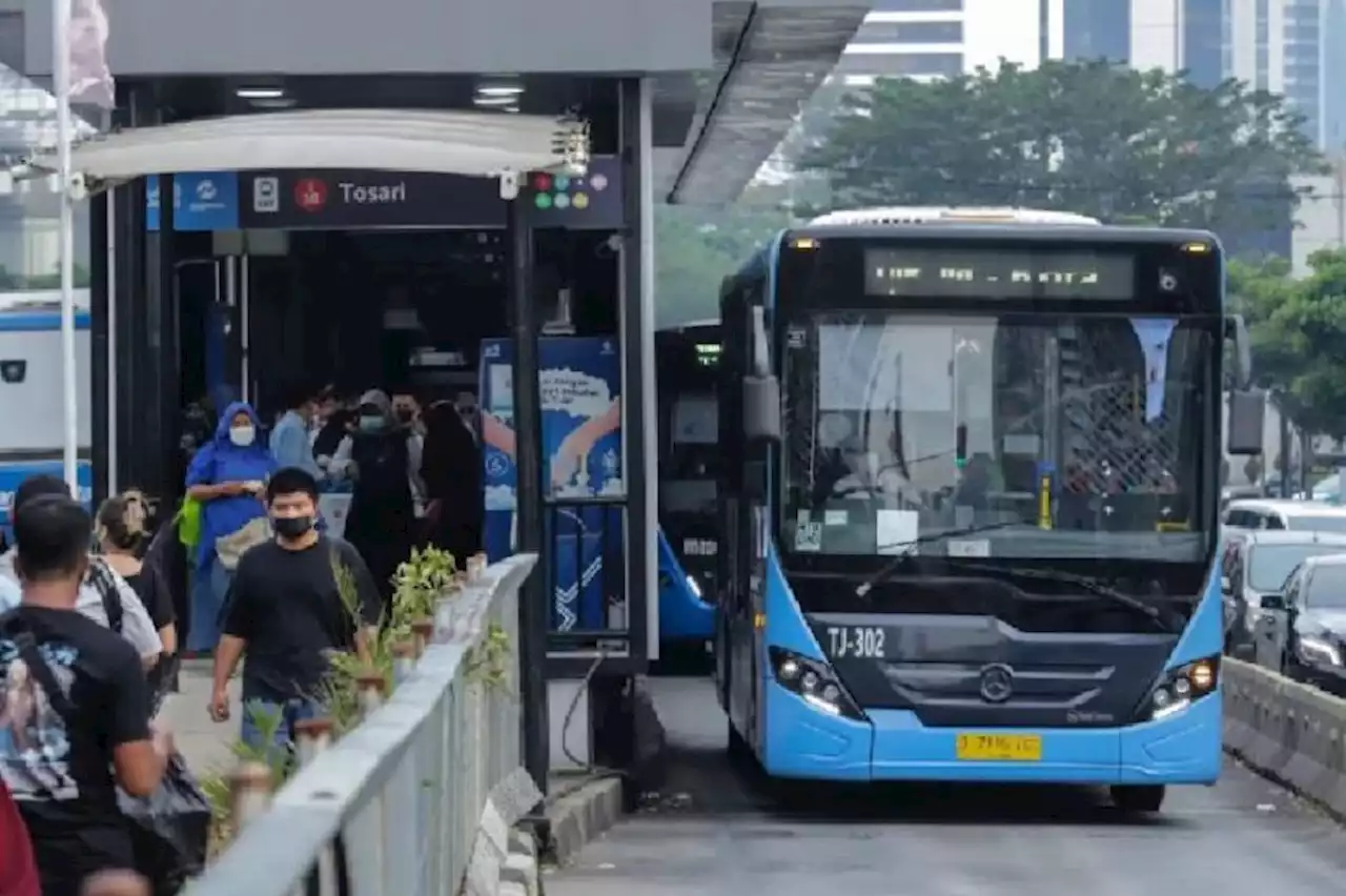 Kemang Dikepung Banjir, Transjakarta Alihkan Rute Blok M - Ragunan