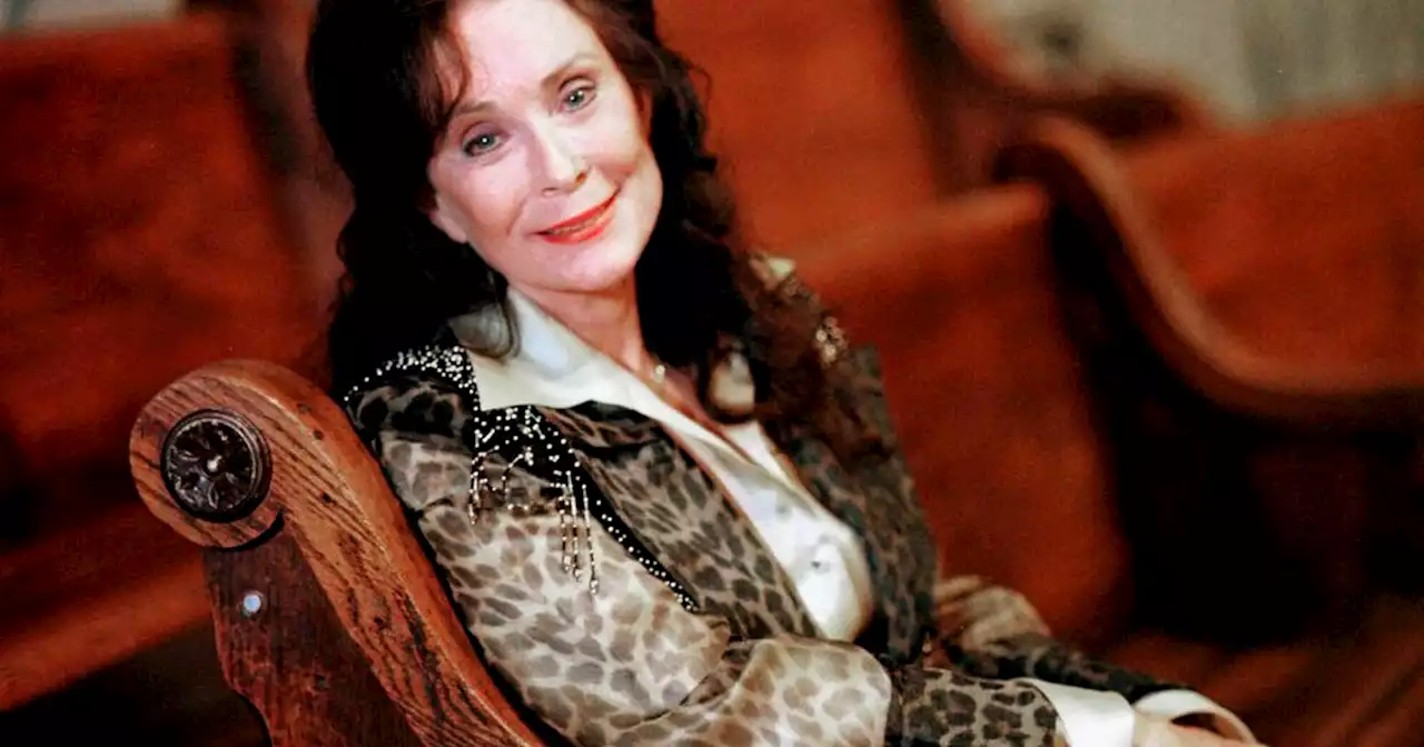 Loretta Lynn, coal miner’s daughter and country queen, dies