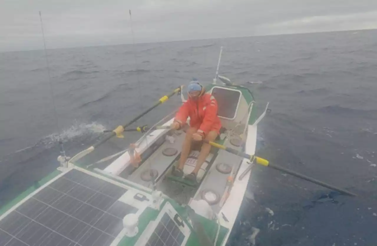 Former rugby player Damian Browne becomes first person to row from New York to Galway