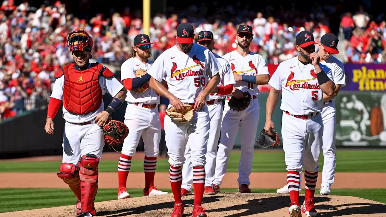 Daily Sports Smile: St. Louis Cardinals honor legends during last regular-season home game