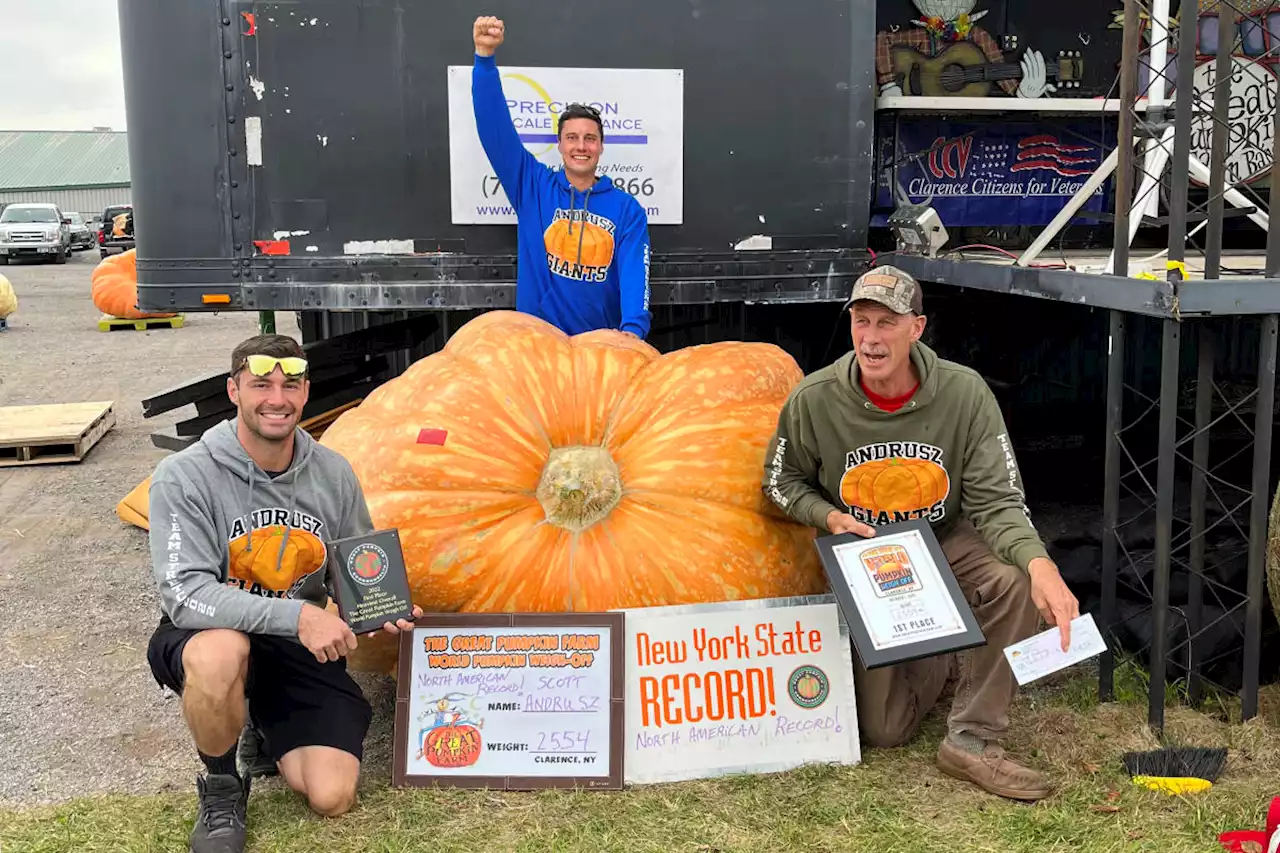 Super squash: 2,554-pound pumpkin carves out new US record