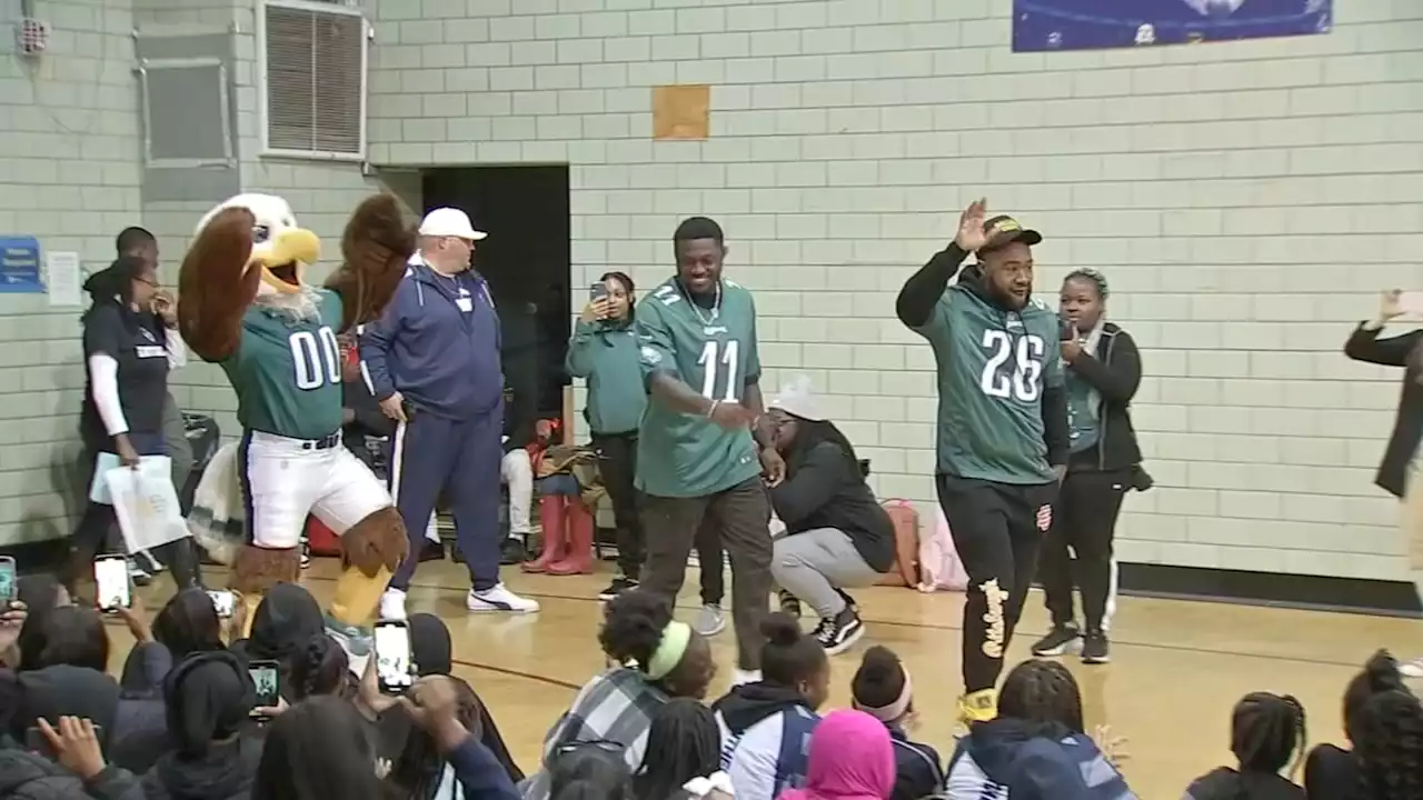 Eagles players surprise youth football team, cheerleaders after shooting near rec center