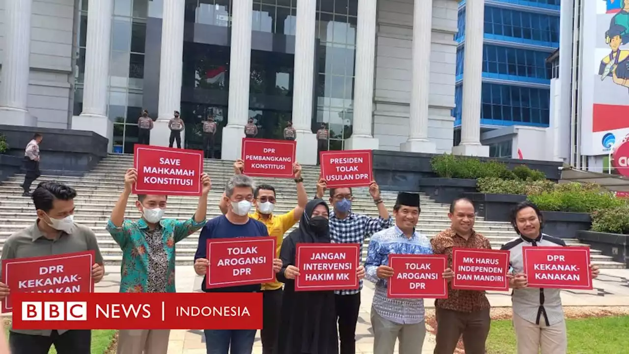 Hakim MK: Pemberhentian hakim MK Aswanto, Istana isyaratkan abaikan keputusan DPR ‘Posisi presiden jelas tunduk pada konstitusi’ - BBC News Indonesia