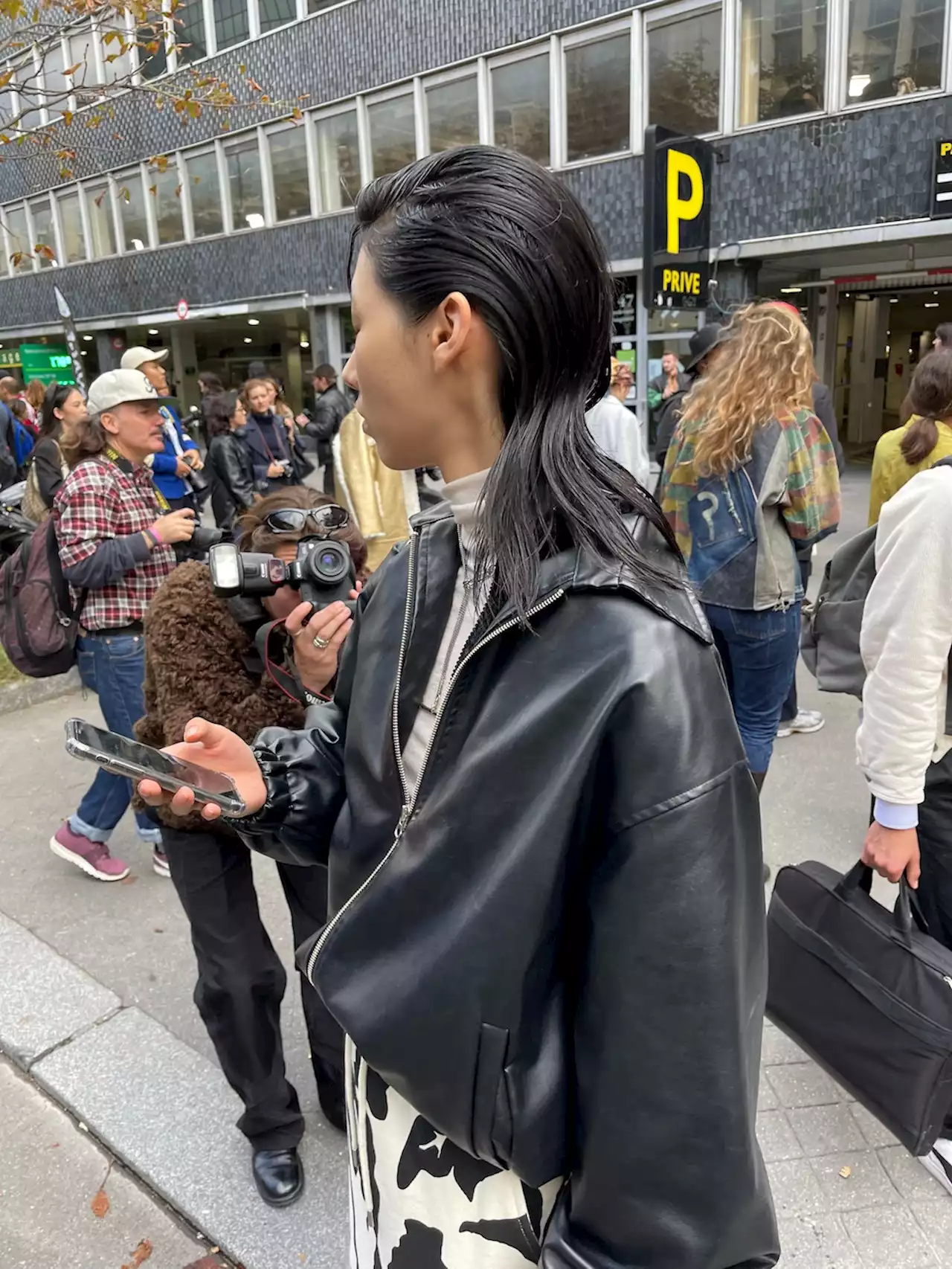 Paris Street Style 2022: Die besten Looks von der Pariser Fashion Week