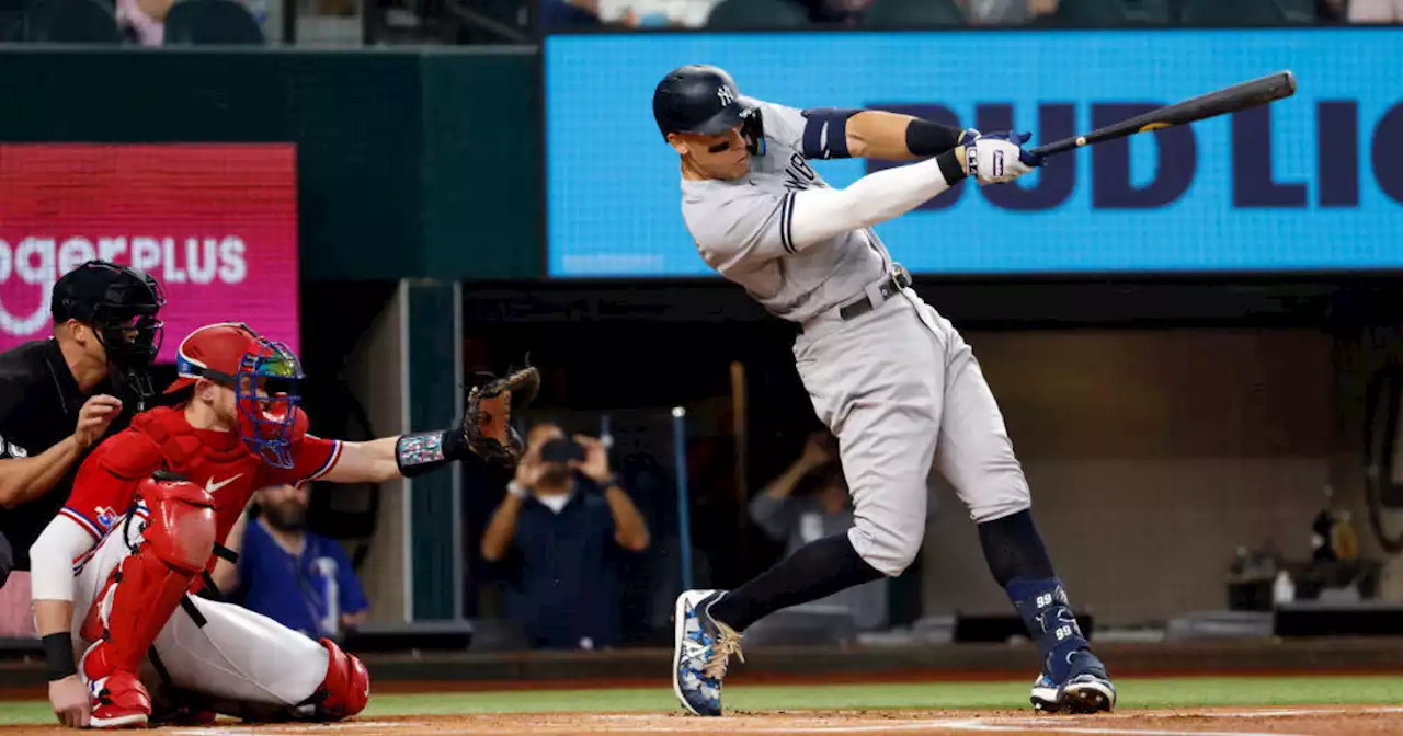 Sold out crowd at Globe Life Field reacts to Aaron Judge's historical moment