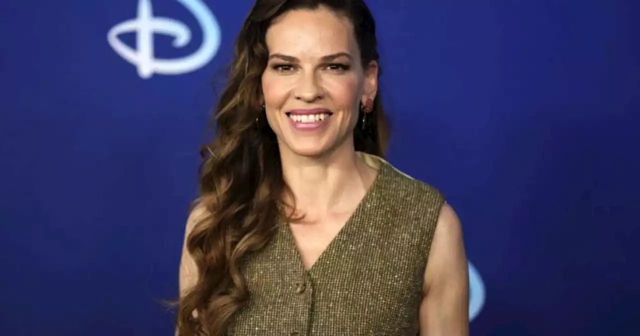 WATCH: Hilary Swank announces she's pregnant with twins at 48