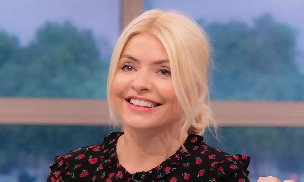 Holly Willoughby looks so beautiful with daring new look