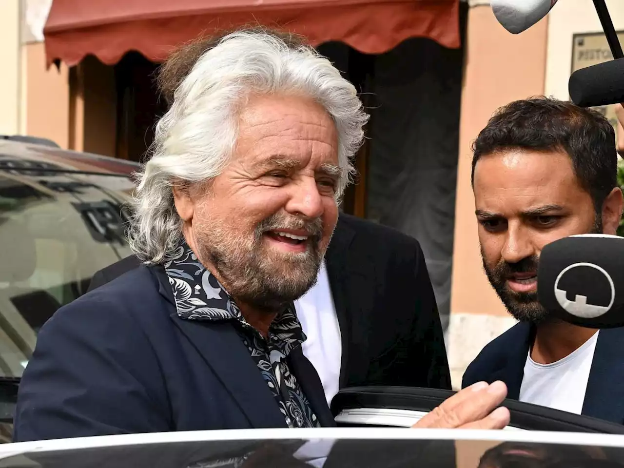 Gli ex terroristi rossi difendono le 'brigate' di Grillo: 'Niente di male'