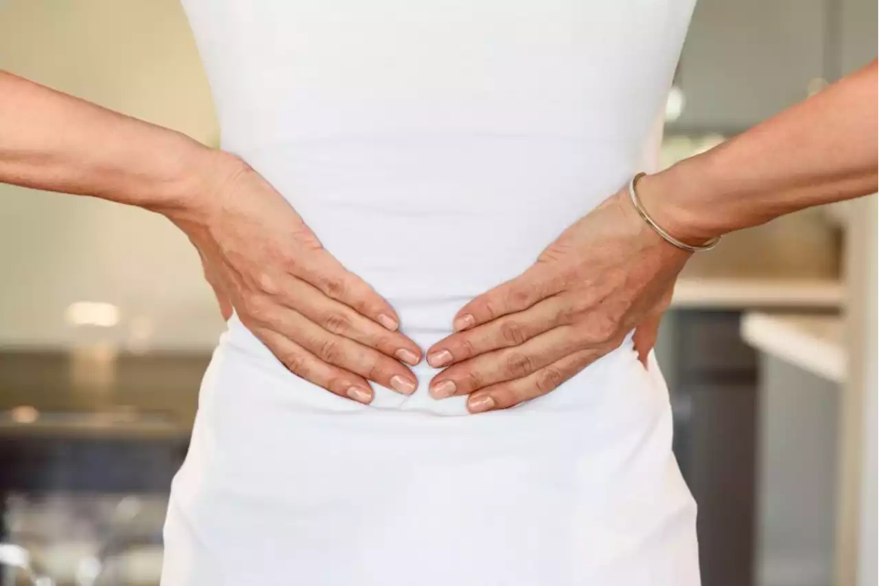 I migliori esercizi per la sciatica, in piedi o da seduti - iO Donna