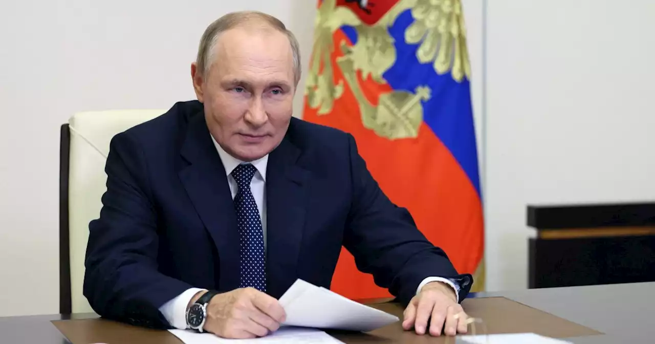 Putin formalizes annexation claims even as his military retreats