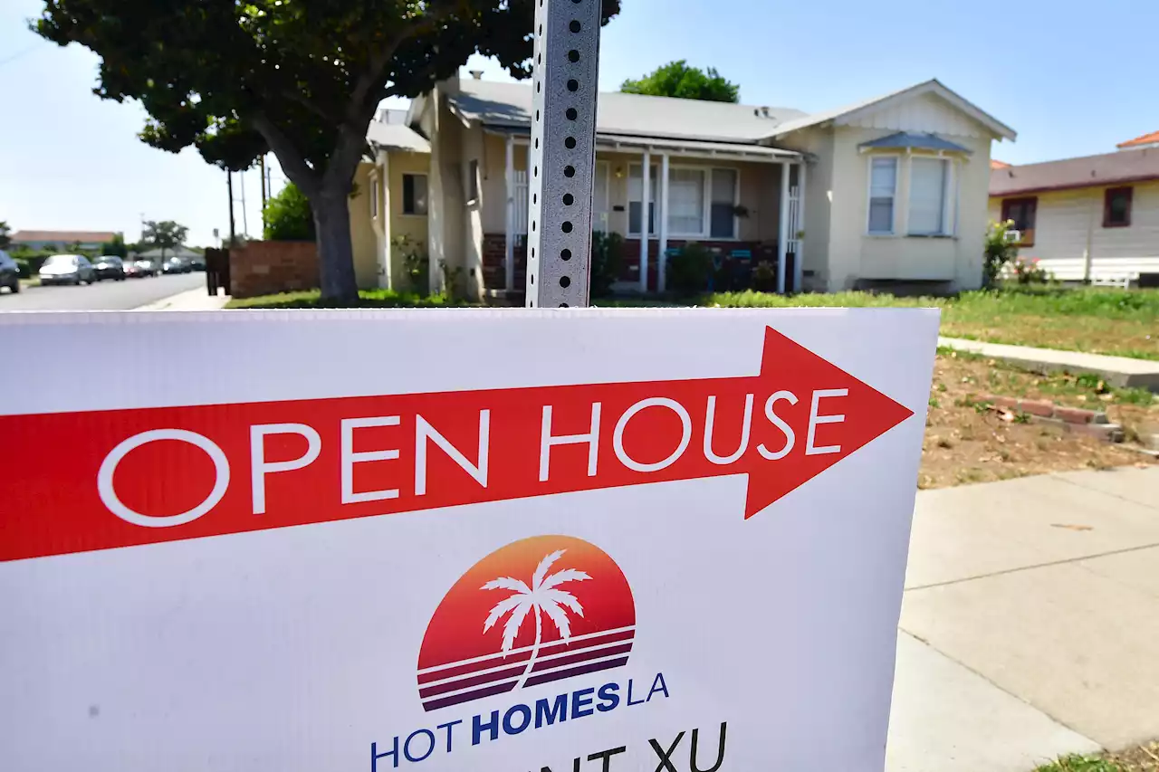 Mortgage Applications Plummet 14% as Higher Interest Rates and Hurricane Ian Crush Demand