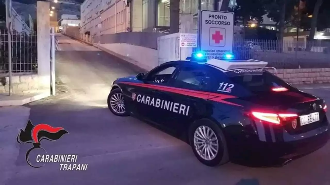 Neonato abbandonato in un sacchetto di plastica nelle campagna del Trapanese: salvato da carabinieri