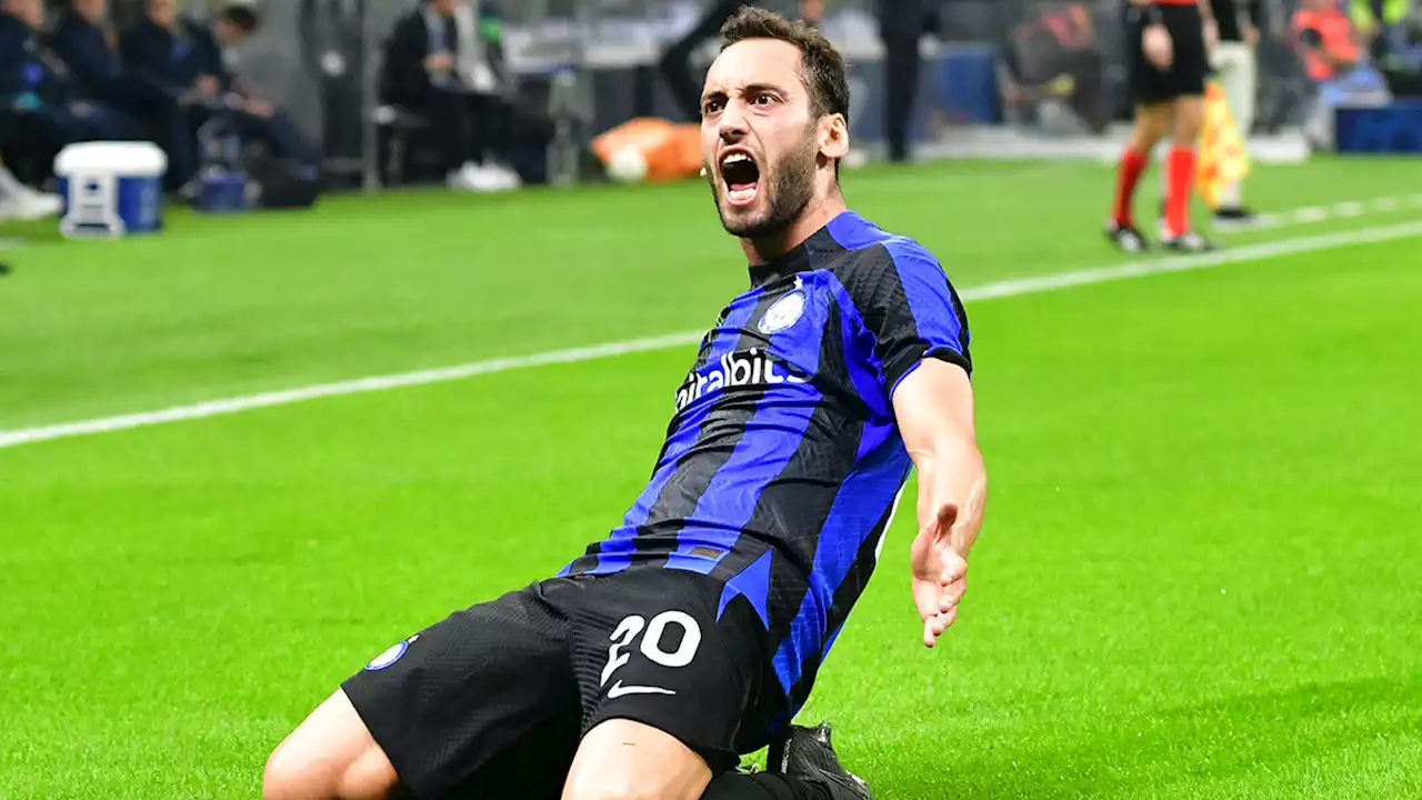 L'Inter Milan fait le hold-up parfait contre le FC Barcelone: l'arbitre annule un but litigieux (vidéo)
