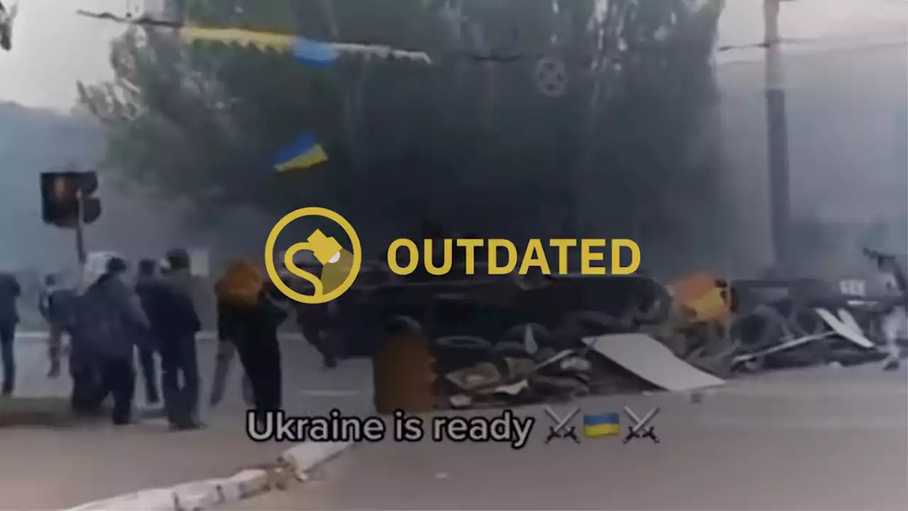 Does Video Show Ukrainian Tank Crash Through Russian Barrier in 2022?