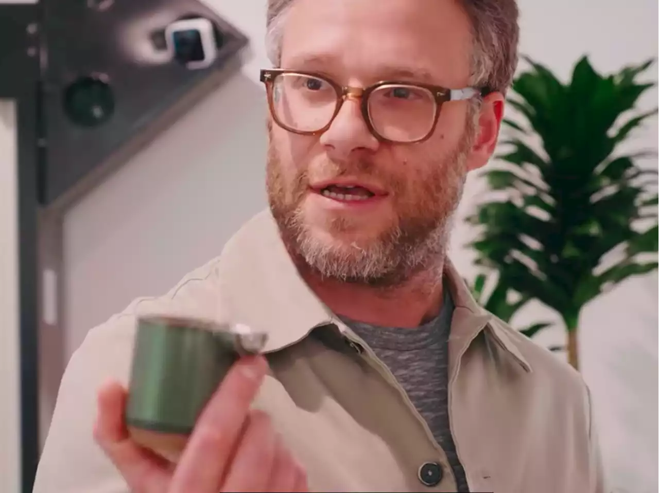 Two fans pay a combined $80K to smoke weed with Seth Rogen and get a pottery lesson