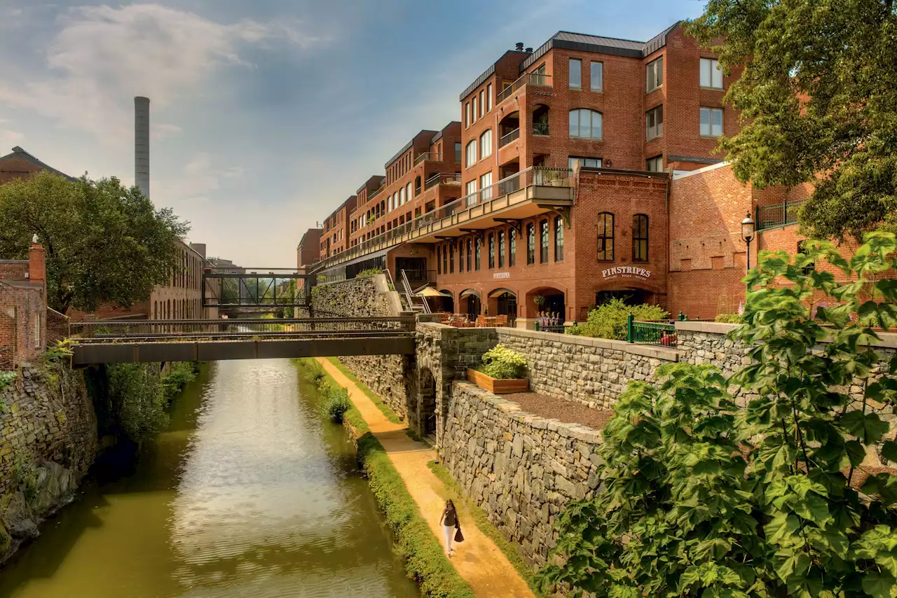 You Have One Month Left to Take a Boat Ride on the C&O Canal