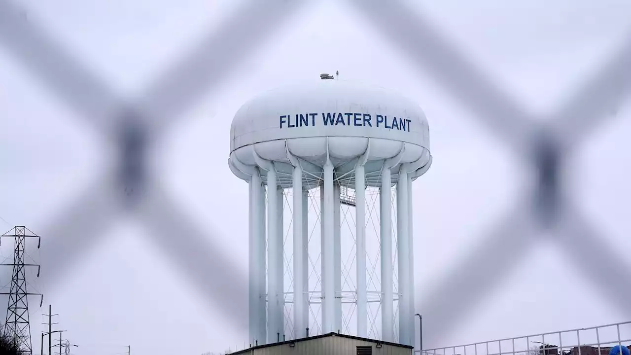 Flint water crisis charges dropped for 7 former officials