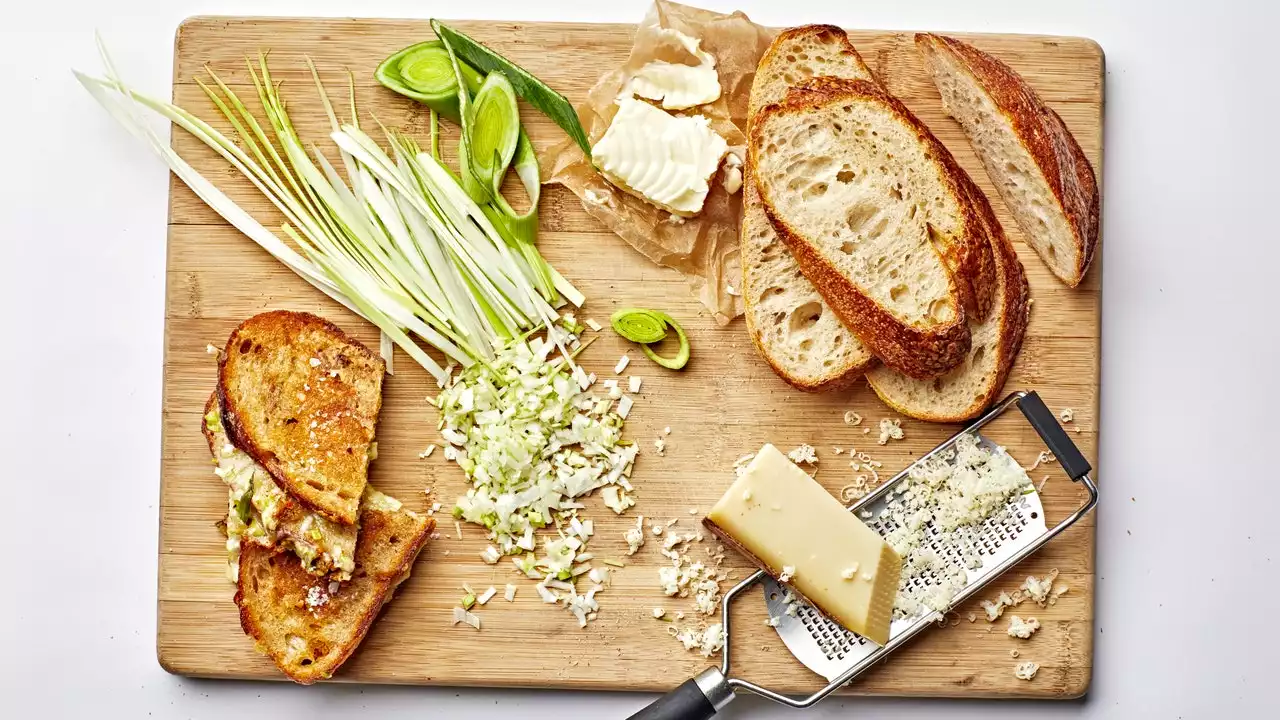 Your Grilled Cheese Has Been Sorely Missing Raw Leeks