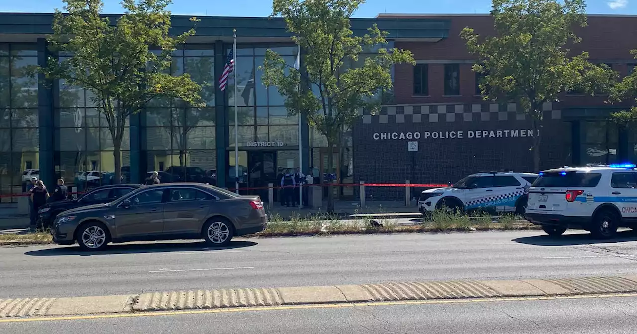 Chicago police shoot person who entered 10th District station lobby with gun