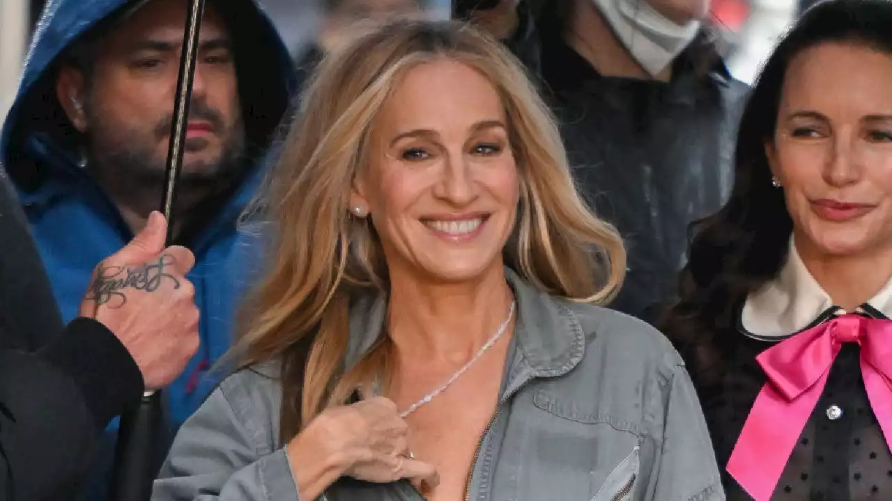 Sarah Jessica Parker Brings Bird Accessories Back in 'AJLT' Season 2