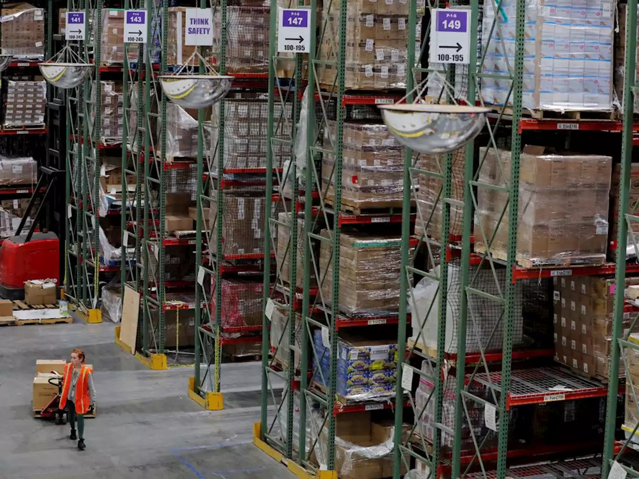 Amazon plans to hire 150,000 workers for holiday season