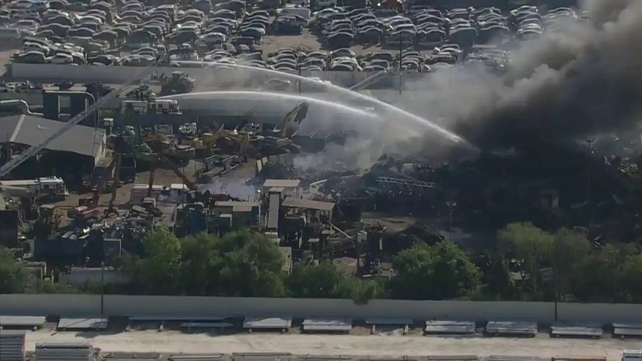 Heavy smoke rises from fire on Houston's south side