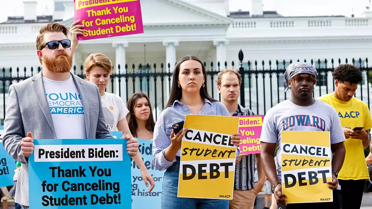 Last minute changes to Biden’s student loan handout make it harder to challenge in court: Experts