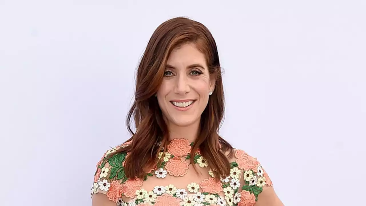 Im Live-Stream verplappert:'Emily in Paris'-Star Kate Walsh ist verlobt