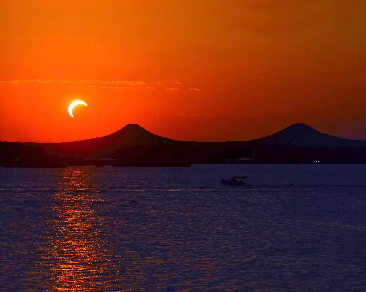 Solar eclipse archives show the Earth’s changing rotation