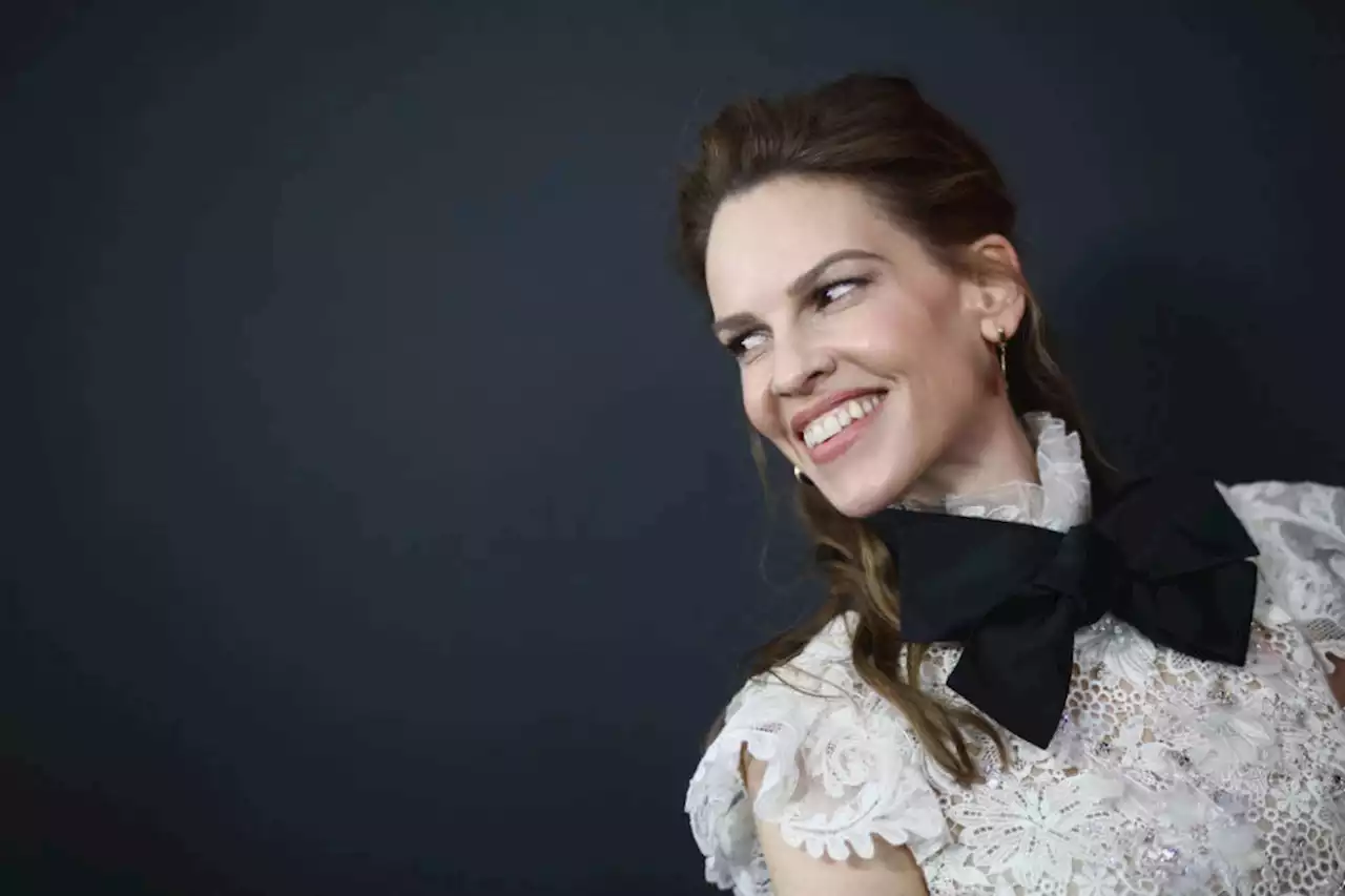 Hilary Swank presto mamma: a 48 anni è incinta di 2 gemelli - iO Donna