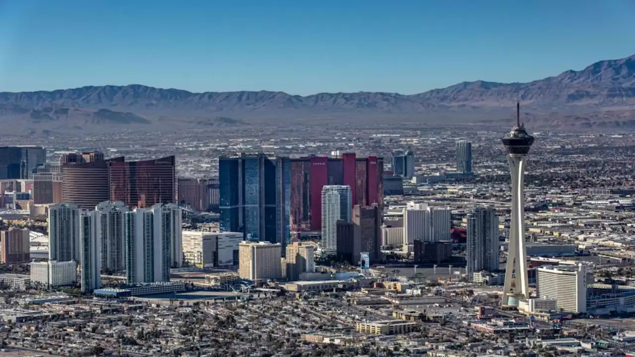 Police: 1 dead, 5 injured in stabbings along Las Vegas Strip