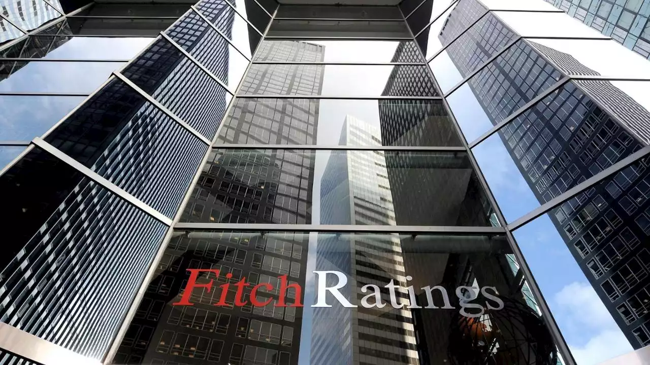 Fitch abbassa le prospettive del rating del Regno Unito da “stabili” a “negative”