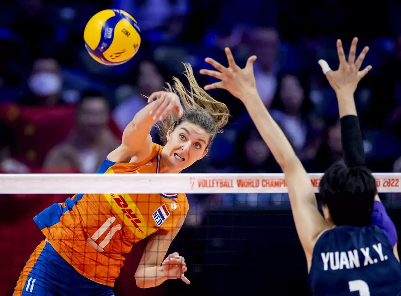 Volleybalsters strijdend ten onder in zinderend WK-duel met China