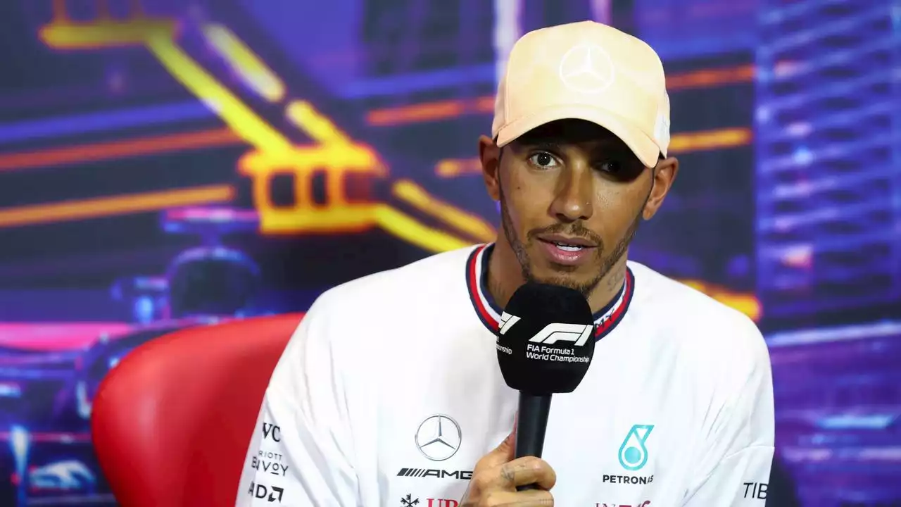 Hamilton suggereert dat hij vorig jaar met meer geld kampioen was geworden