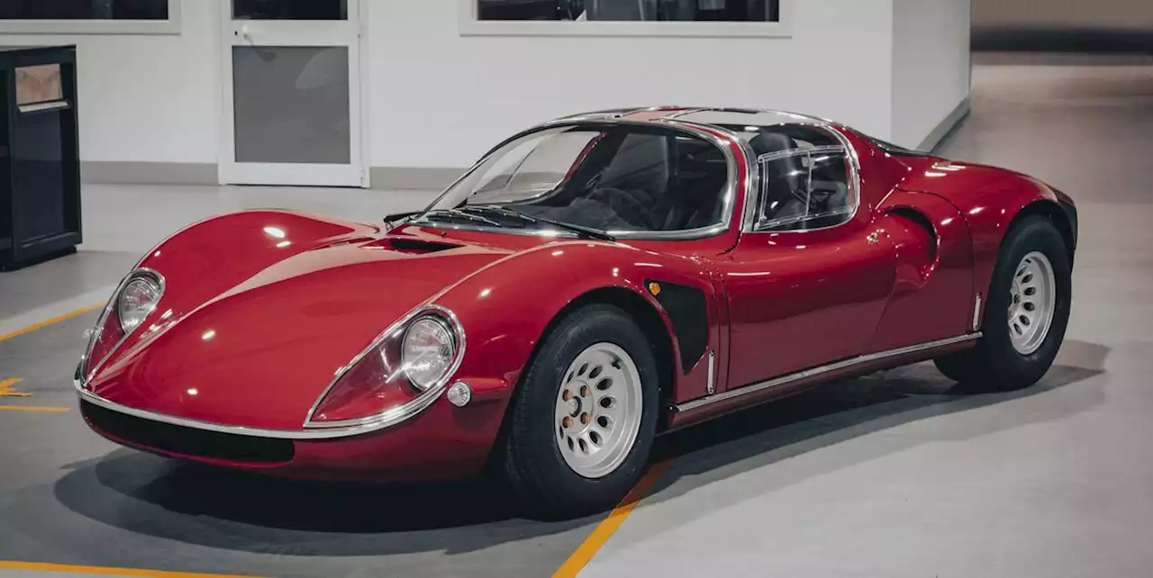 This Alfa Romeo 33 Stradale Recreation Is Stunning