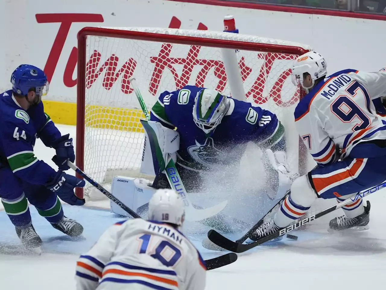 Canucks vs. Oilers Recap: Stars shine, tempers flare in sizzling sell-out show