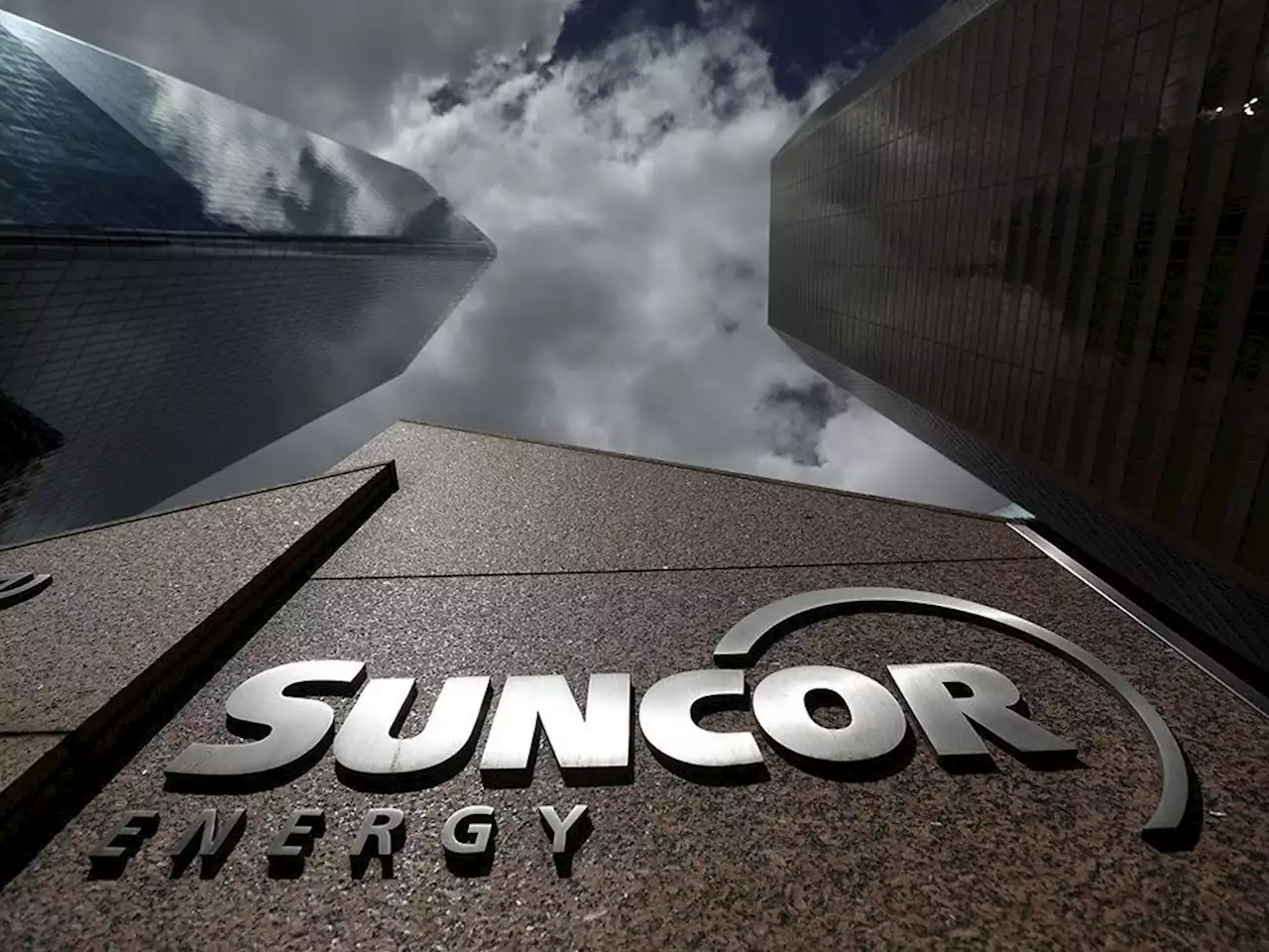 Suncor Energy Inc. selling wind, solar assets to Canadian Utilities Limited