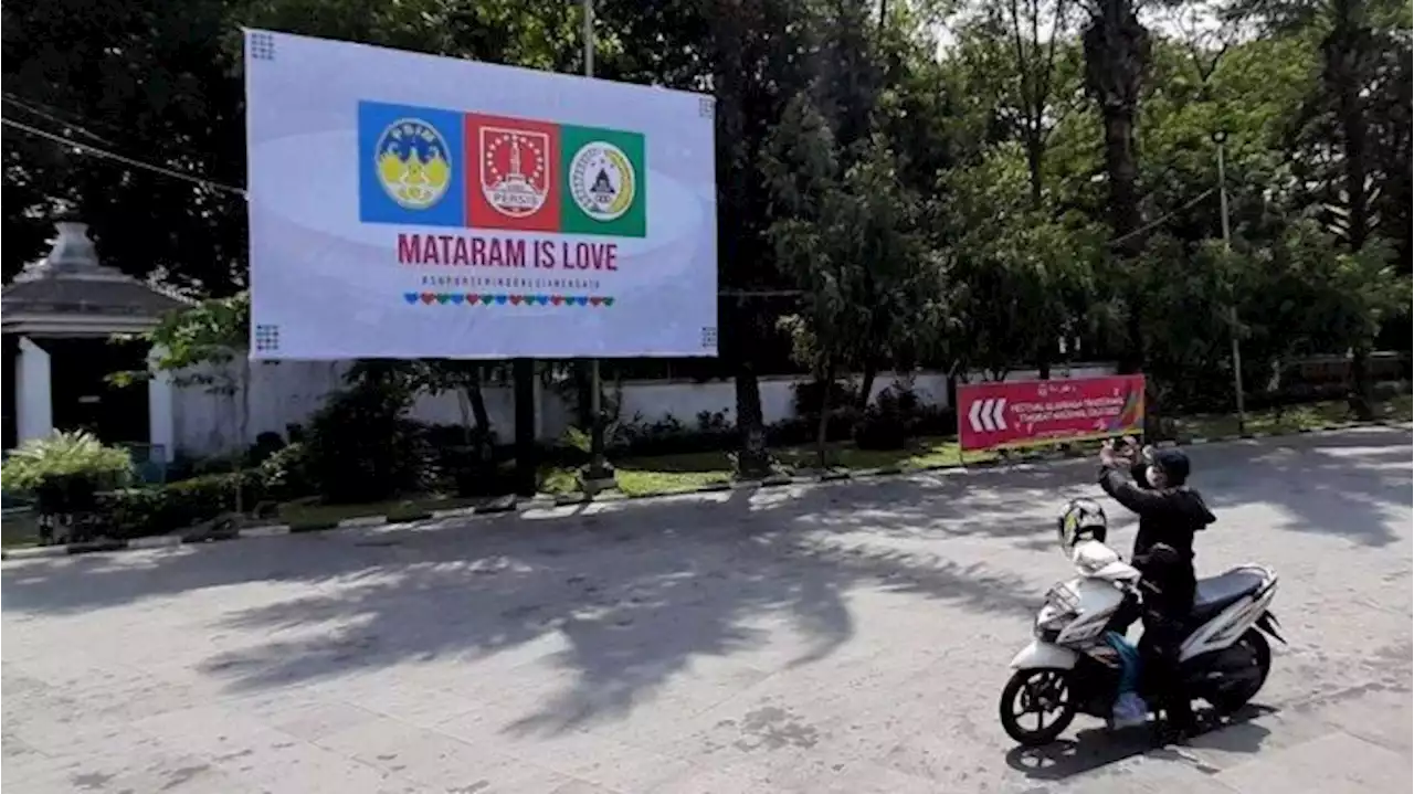 Damai Suporter Solo-Jogja, Gibran Pasang Spanduk 'Mataram Is Love'