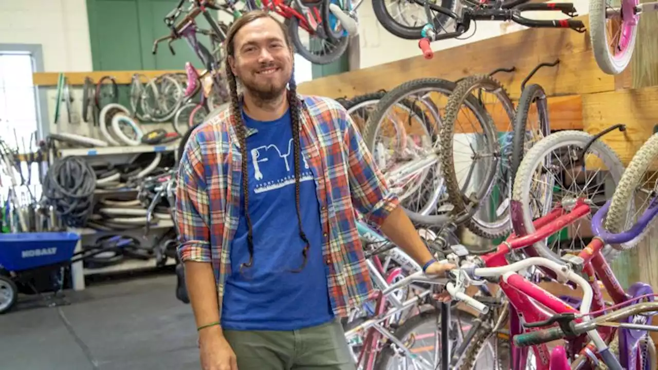 This former history teacher is helping hundreds of kids turn bikes into vehicles of opportunity | CNN