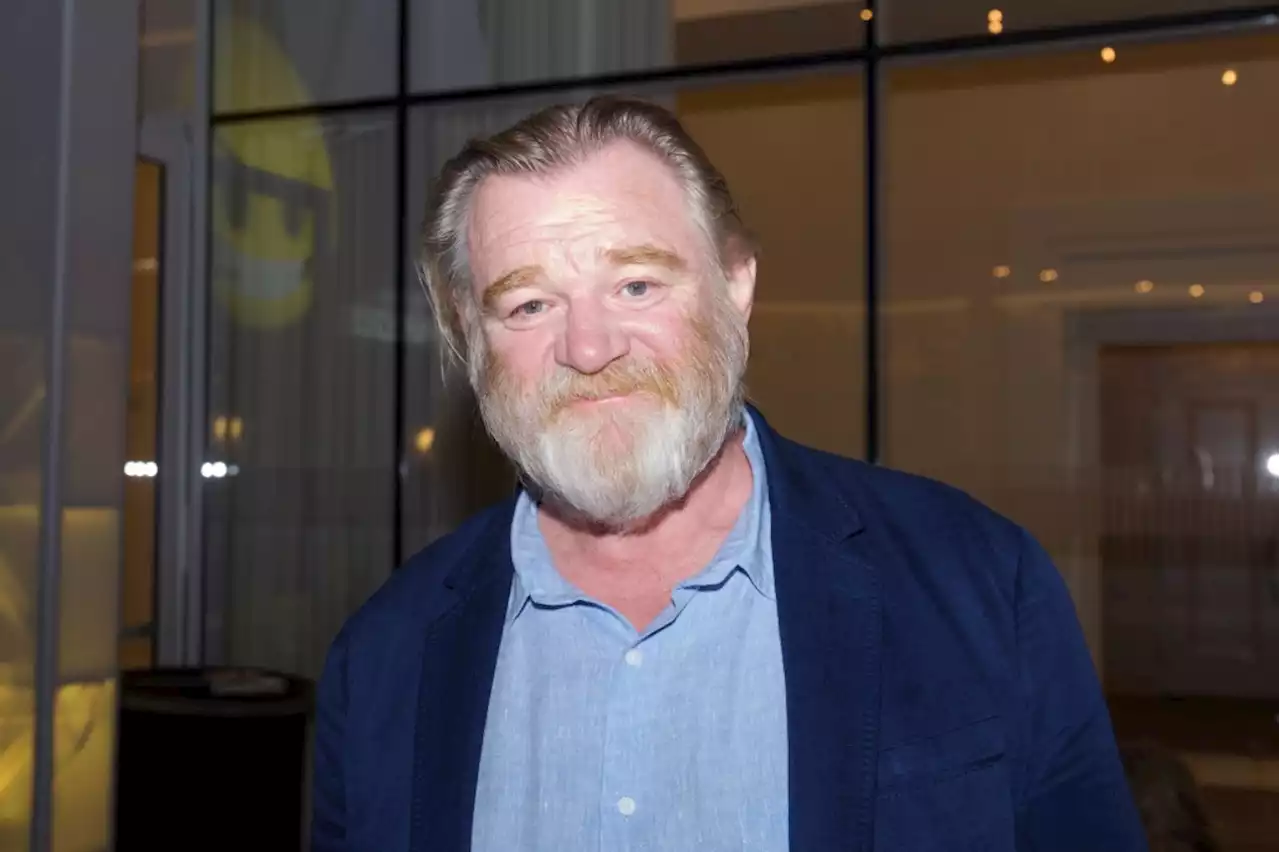 SNL Promo: Brendan Gleeson Explains It All To Willow And Chloe Fineman