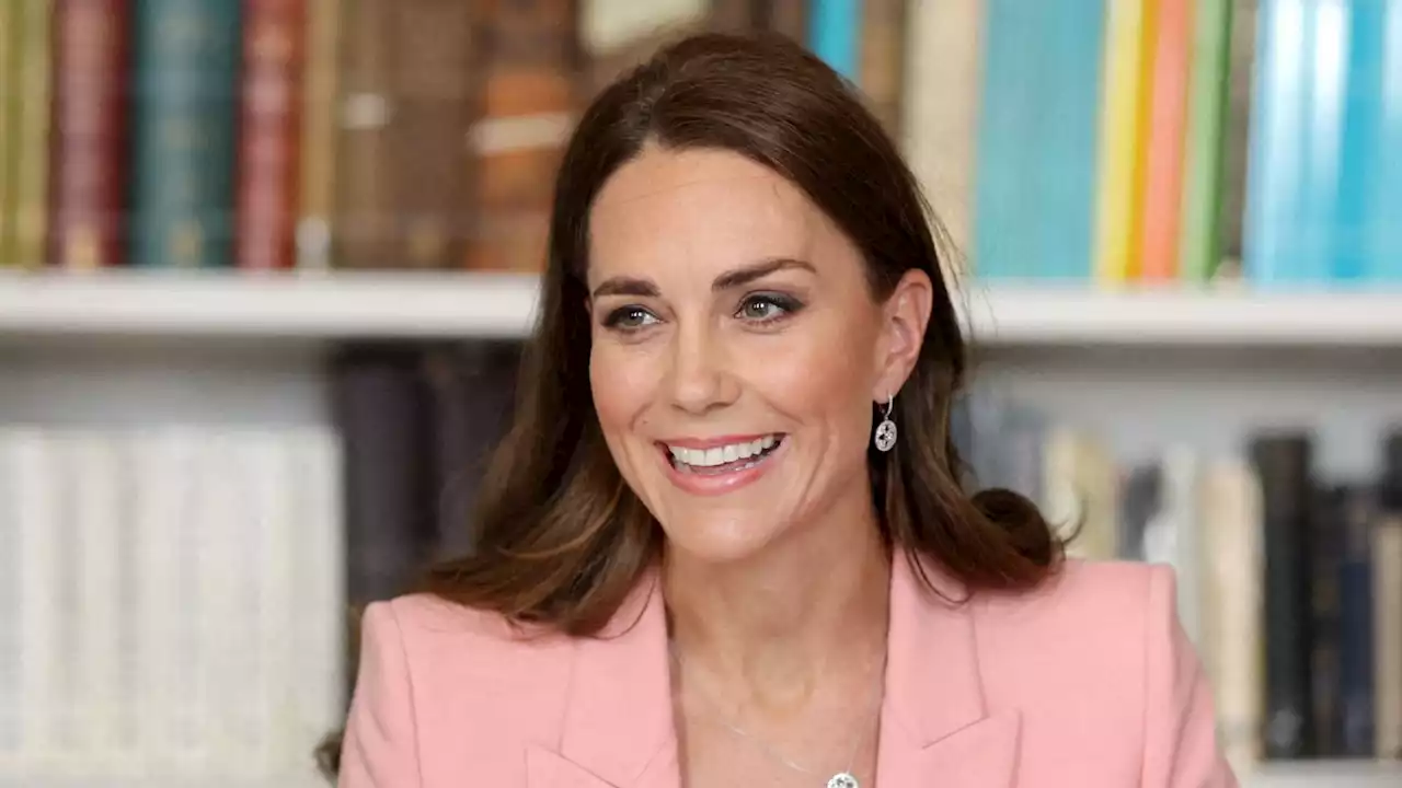 Une irlandaise s’attaque à Kate Middleton lors d’une visite officielle