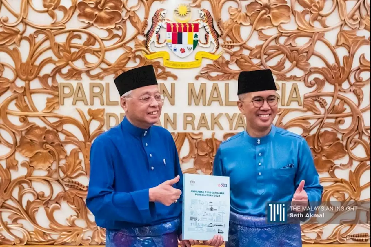 Penjawat awam terima bantuan khas Aidilfitri 2023 | The Malaysian Insight