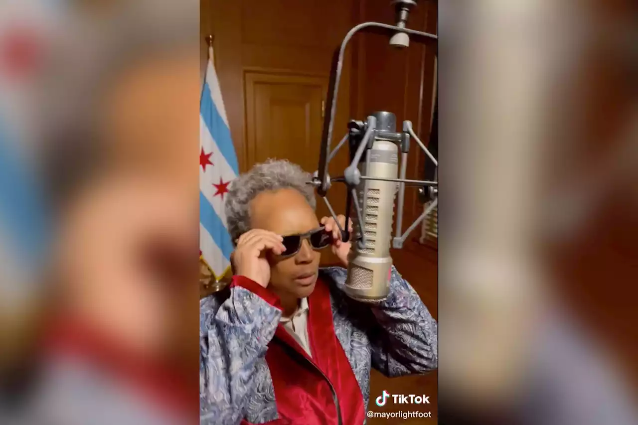 Chicago Mayor Lori Lightfoot sings TikTok karaoke amid 37% increase in violent crime