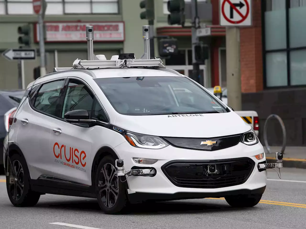 Self-driving cars keep causing traffic jams in San Francisco