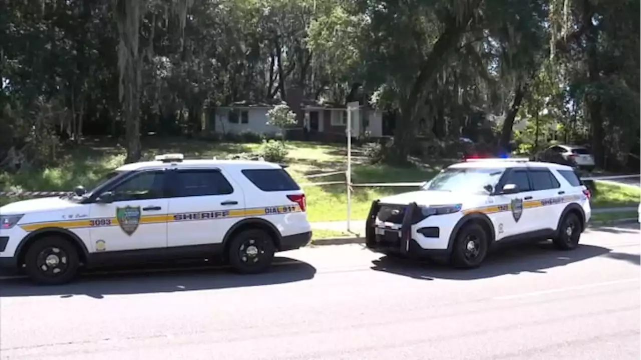 Jacksonville detectives investigating after man found dead inside Fort Caroline Road home