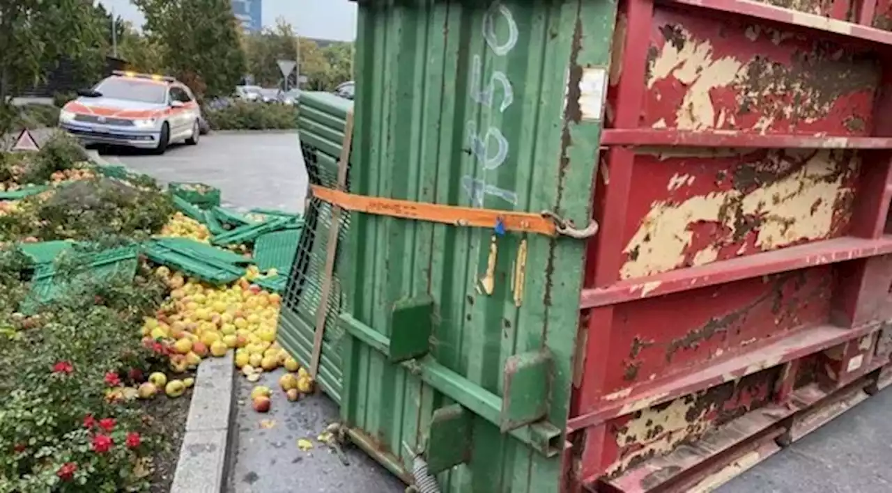 Zwei Tonnen Äpfel auf Strasse gerollt - bauernzeitung.ch