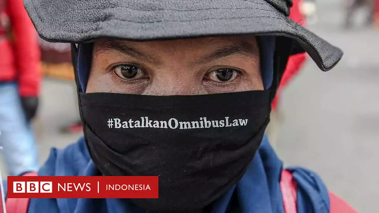 UU Ciptaker dituduh 'mempermudah' PHK sepihak di tengah ketidakpastian ekonomi - 'Saya merasa nggak ada jaminan kepastian kerja' - BBC News Indonesia